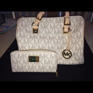 Michael Kors Grayson Large Satchel