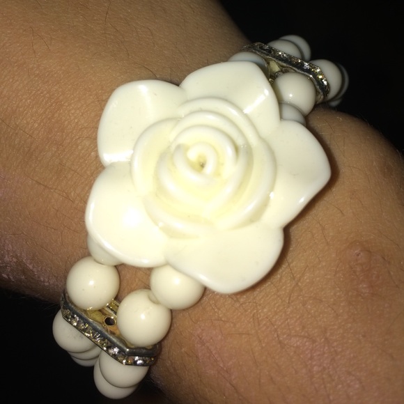 Flower bracelet