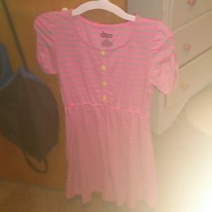 Im selling a pink dress