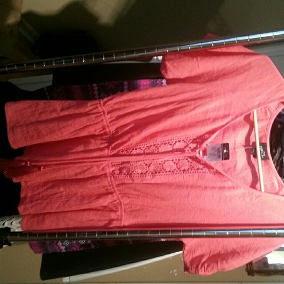 Coral shirt NWT