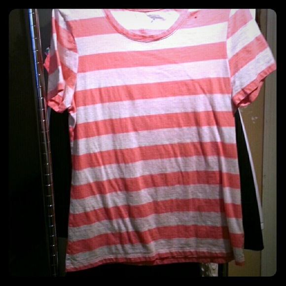 Nowt coral and light gray stripes