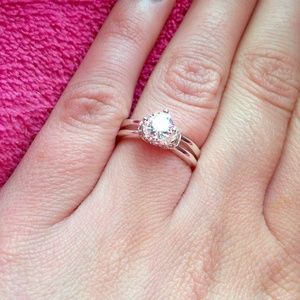 Sparkly crystal engagement ring. Size 8