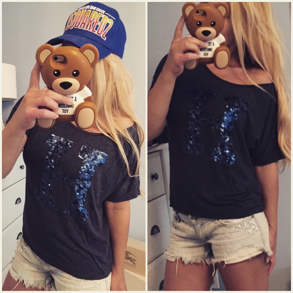 Tommy Hilfiger Sequin-Logo Tee with shimer