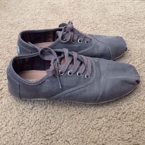 Gray Toms