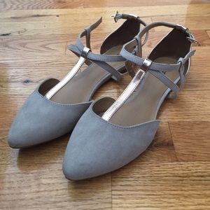 Two toned pointed toe flats