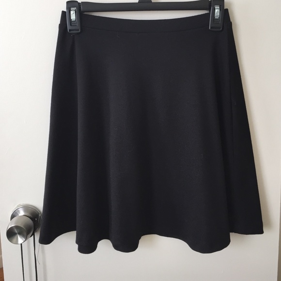 Black skater skirt