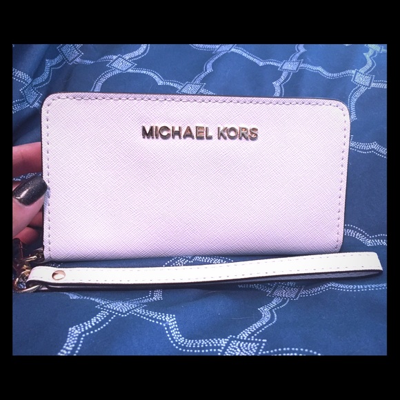 Michael Kors wristlet