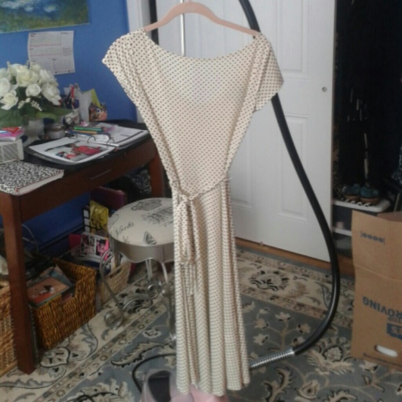 leota Dresses & Skirts - Leota ivory and black dress with tie belt.