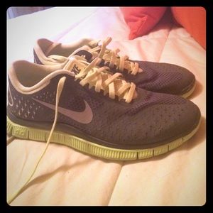 Nike free runs only been worn a few times