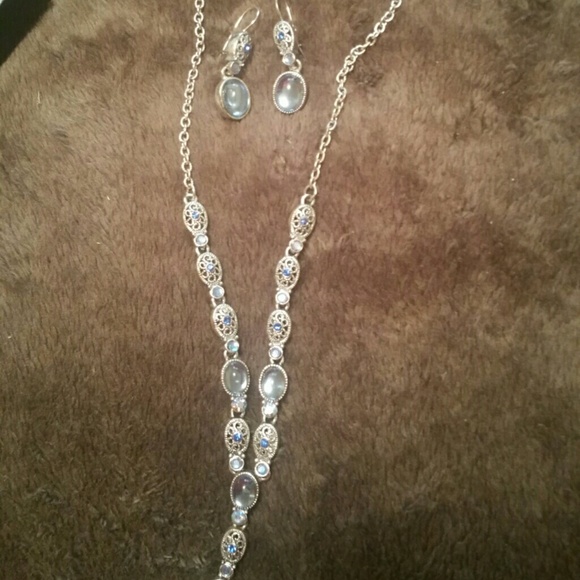 Necklace and earring set