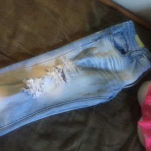 Machine ripped jeans