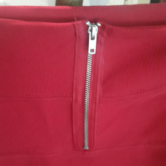 F21 New Red mini skirt - Picture 3 of 3