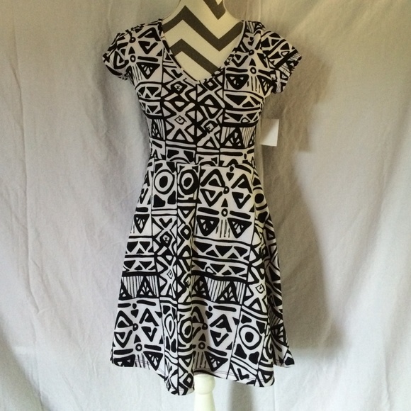 Black and white Aztec skater dress - Picture 1 of 3