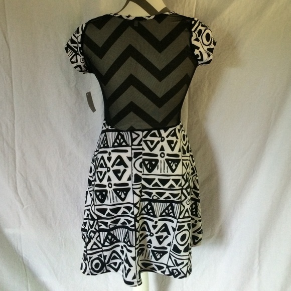Black and white Aztec skater dress - Picture 3 of 3