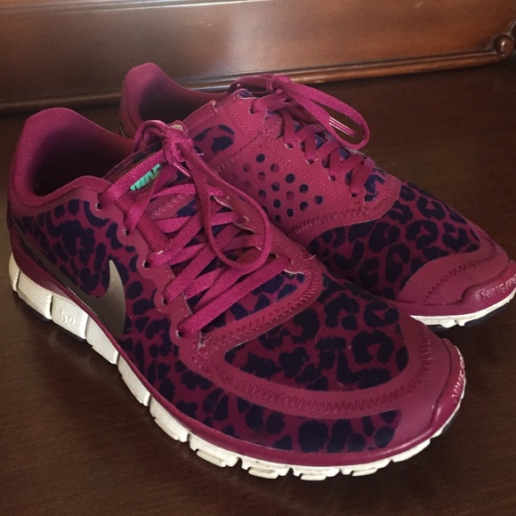 FLASH SALE * 🎉 cheetah Nike free 5.0
