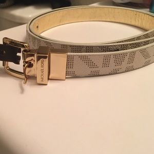 Michael Kors Authentic reversible belt🎉
