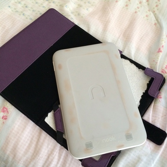 Nook + Case - Picture 4 of 4