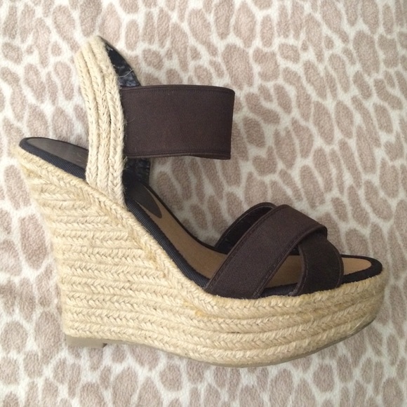 NEW ~ Brown wedges ~ 6.5