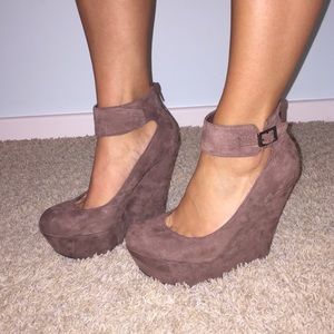 Nude wedge heel