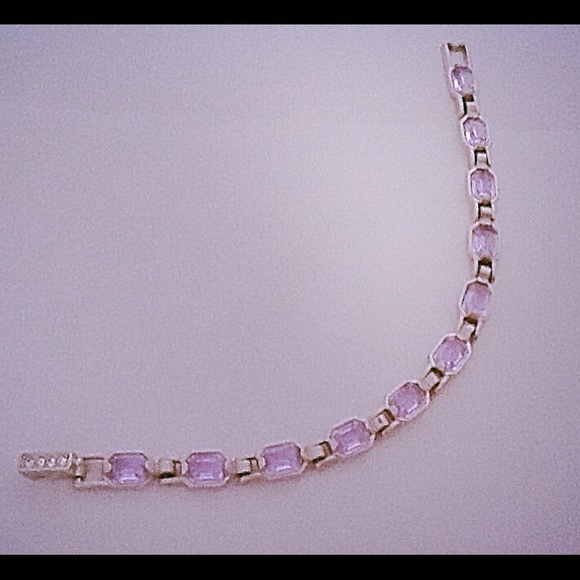 💎SWAROVSKI 💎 CRYSTAL BRACELET, BLUE IN COLOR🌀 - Picture 2 of 4