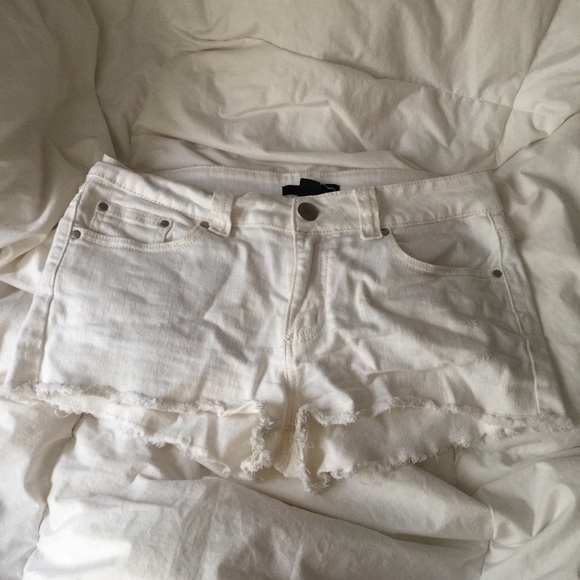 Forever 21 White Denim Shorts size 29