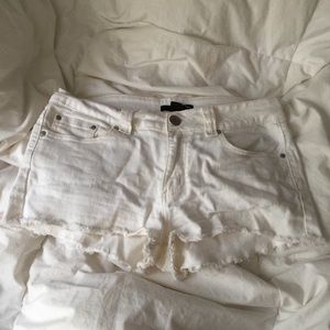 Forever 21 White Denim Shorts size 29