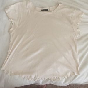 🌺 NWOT Brandy Melville cream T- shirt