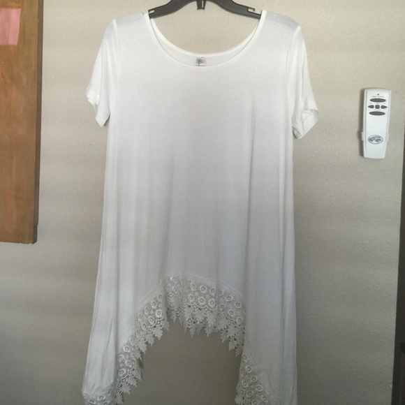 🔴Comfy Style Hi-Lo Lace Hem Top
White