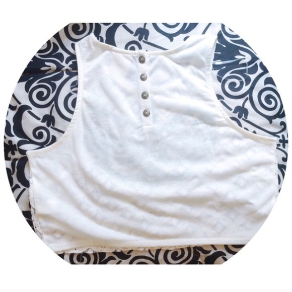 Lace Crop Top🎀 - Picture 2 of 4