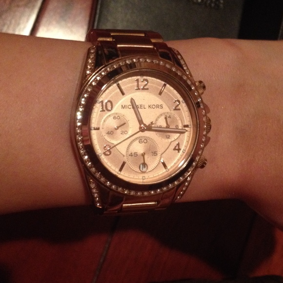 SOLD ON TRADESY!!! - Picture 2 of 4