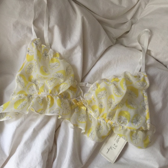 NWT Forever 21 Lemon Chiffon Bralette size Large