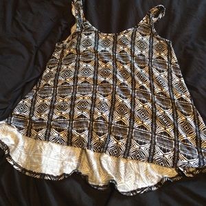 Black and white flowy tank top