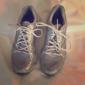 Reebok easy tone grey shoes