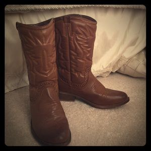 Brown cowgirl boots