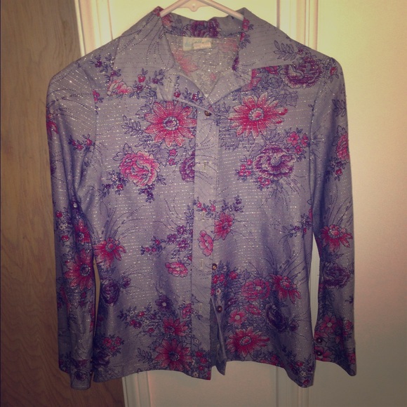 Small vintage button down