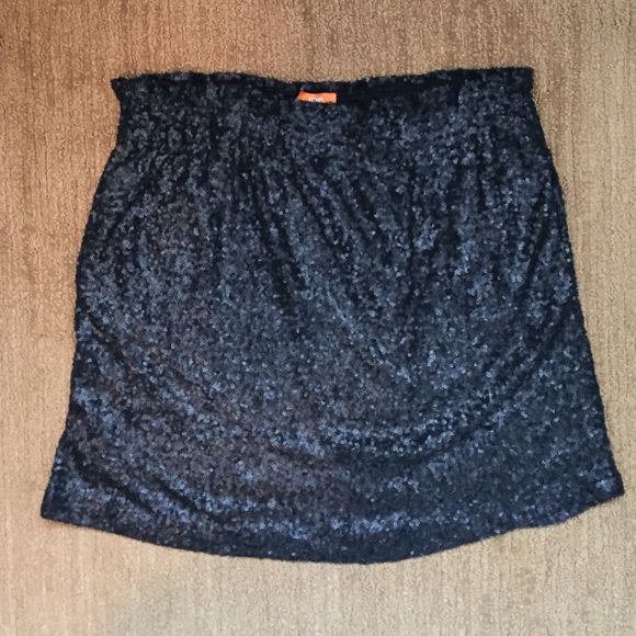 REDUCED*Black sequined skirt
