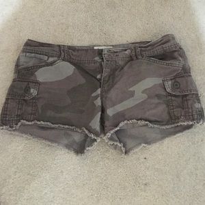 American Eagle camo shorts