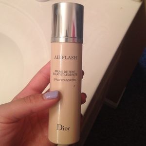 Dior Air Flash Foundation color 301