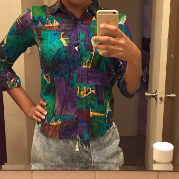 🎉SOLD🎉 Pretty Vintage Shirt - Picture 3 of 4