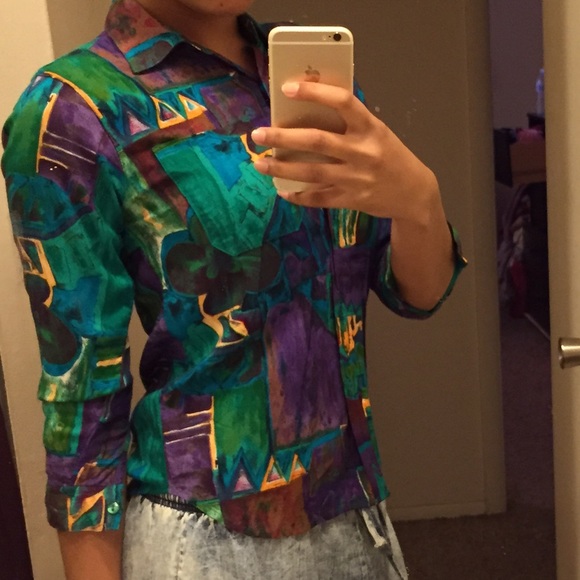 🎉SOLD🎉 Pretty Vintage Shirt - Picture 4 of 4