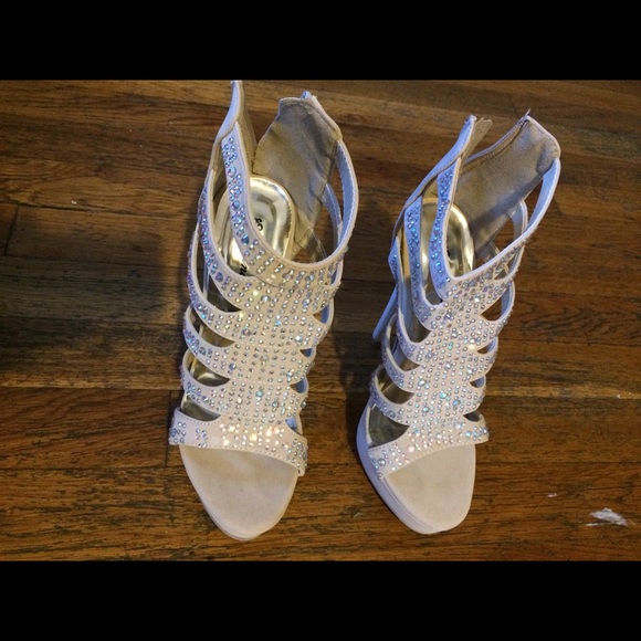 Brand new shooed