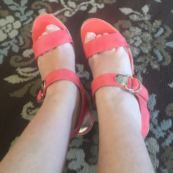 Sold in a bundle💋Make Offer Anne Klein Wedges - Picture 4 of 4