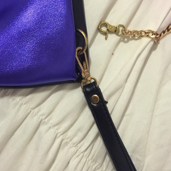 Hangbag - Picture 2 of 4