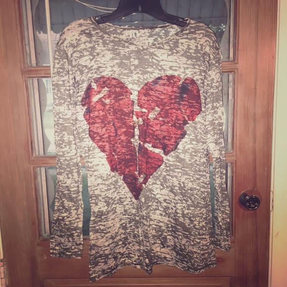 Go Couture broken heart long sleeve tee