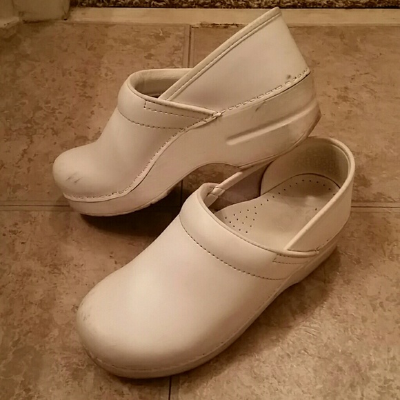 Dansko nursing clog shoes