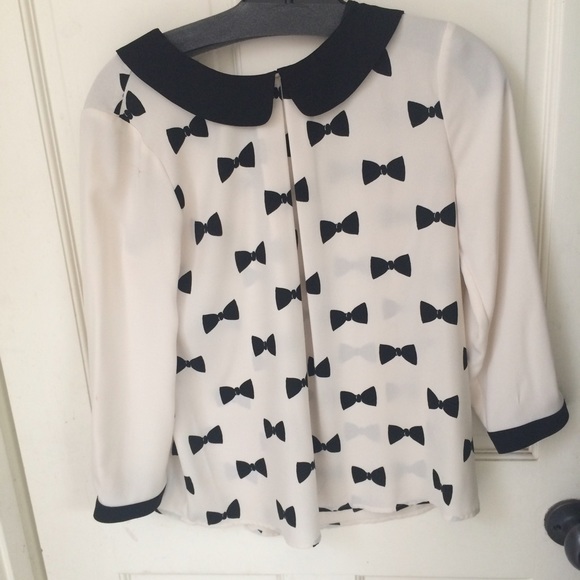 1 HOUR FLASH SALE NOW Lauren Conrad Bow Blouse❤️