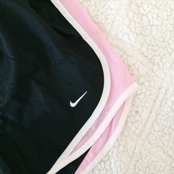 ❌❌❌SOLD❌❌❌✔️✔️NIKE RUNNING SHORTS ONLY✔️✔️ - Picture 3 of 4