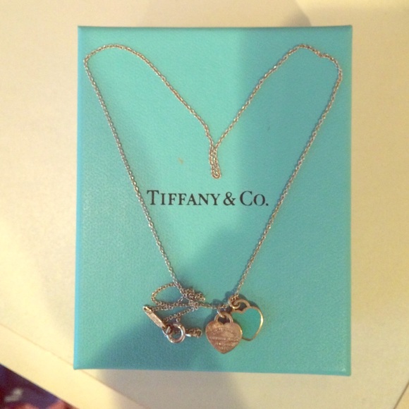 Tiffany & Co. mini double heart tag pendant