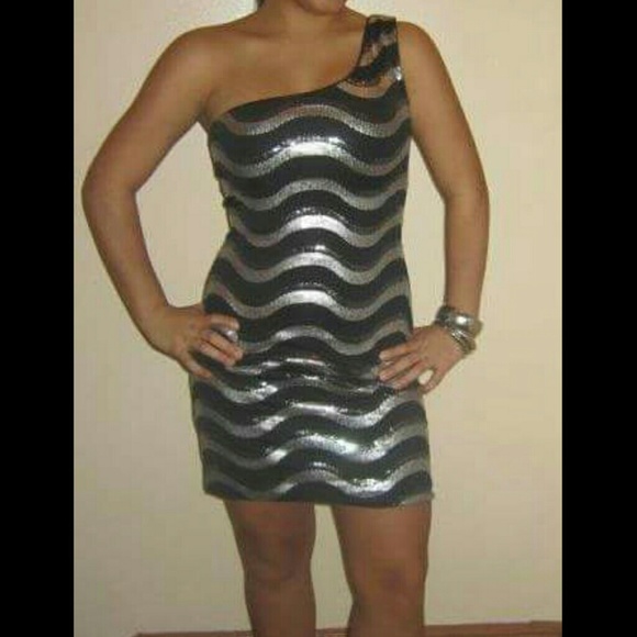 One shoulder dress