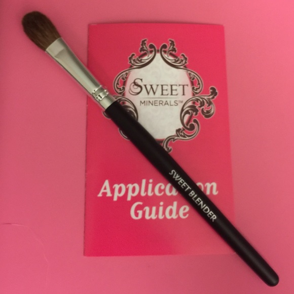 Sweet Minerals Sweet Blender Brush